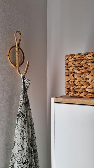 Minimal Wall Hooks – Aesthetic Space-Saving Organizer