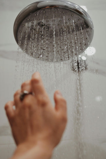 Scented Shower Head Filter – Water Softener for Hair & Skin, Chlorine Removal Handheld Shower Head
